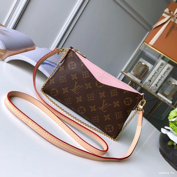 WIS Louis Vuitton CHANELUTCH PALLAS 0807